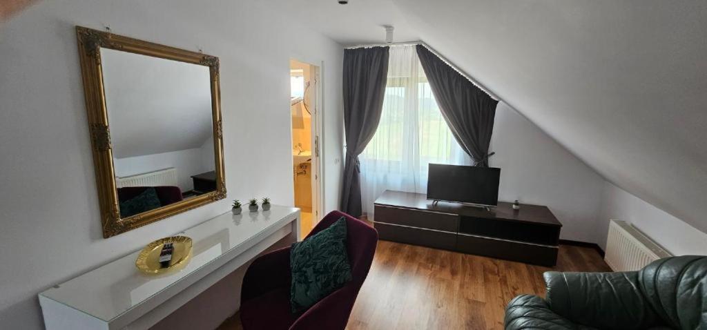 Pensiunea Relax Curtea de Argeş エクステリア 写真